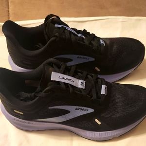 BROOKS LAUNCH 9 RUNNING SHOES